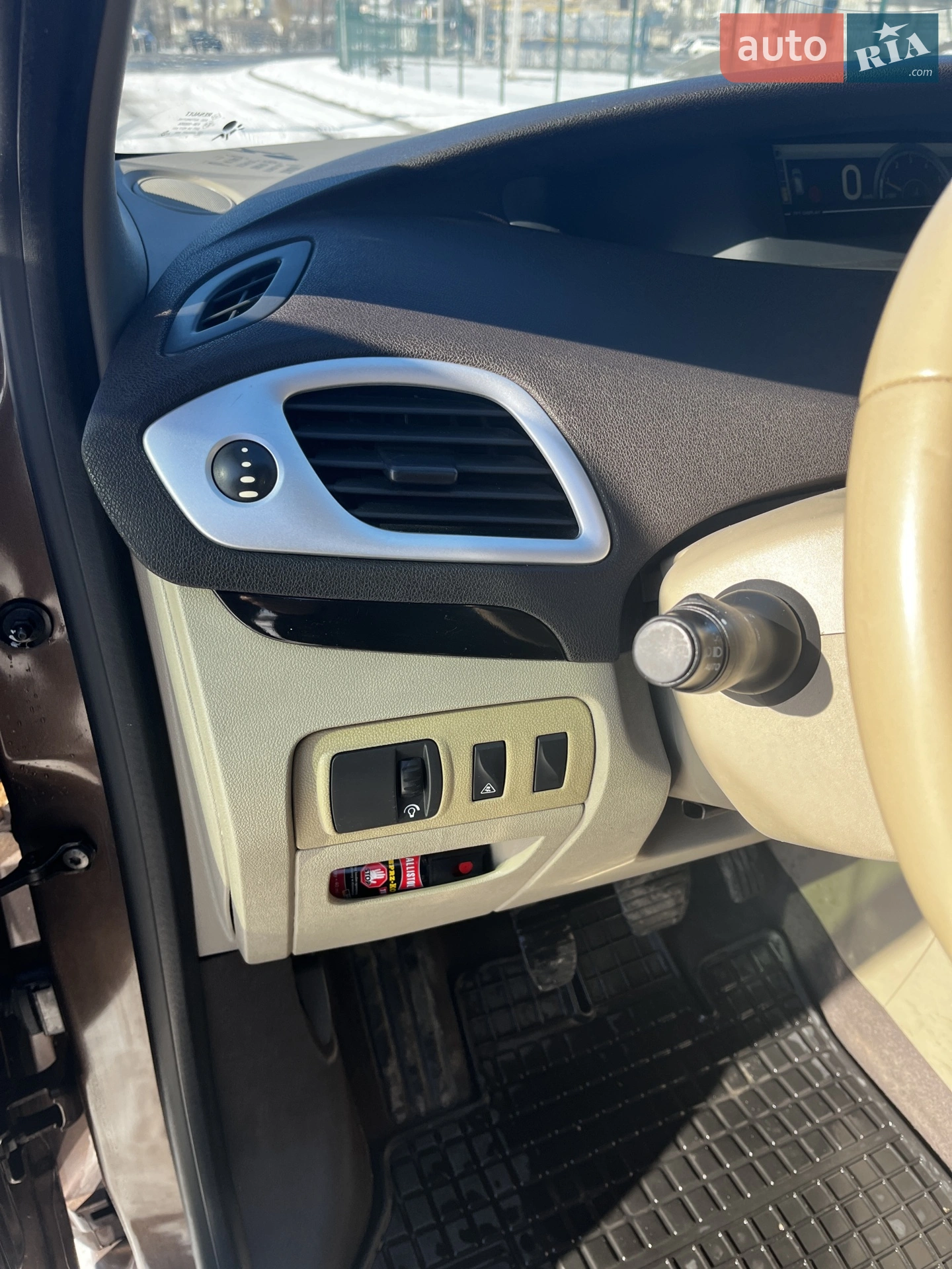 2010 Renault Scenic - мініатюра 18