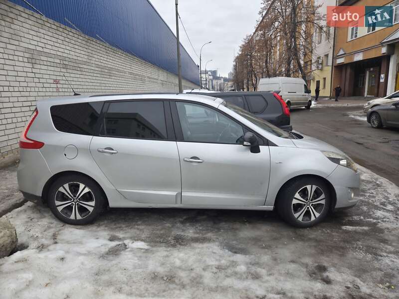 Renault Grand Scenic 2012