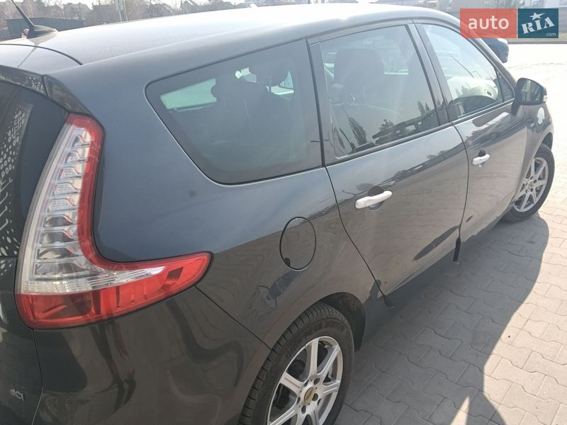 Renault Grand Scenic 2011