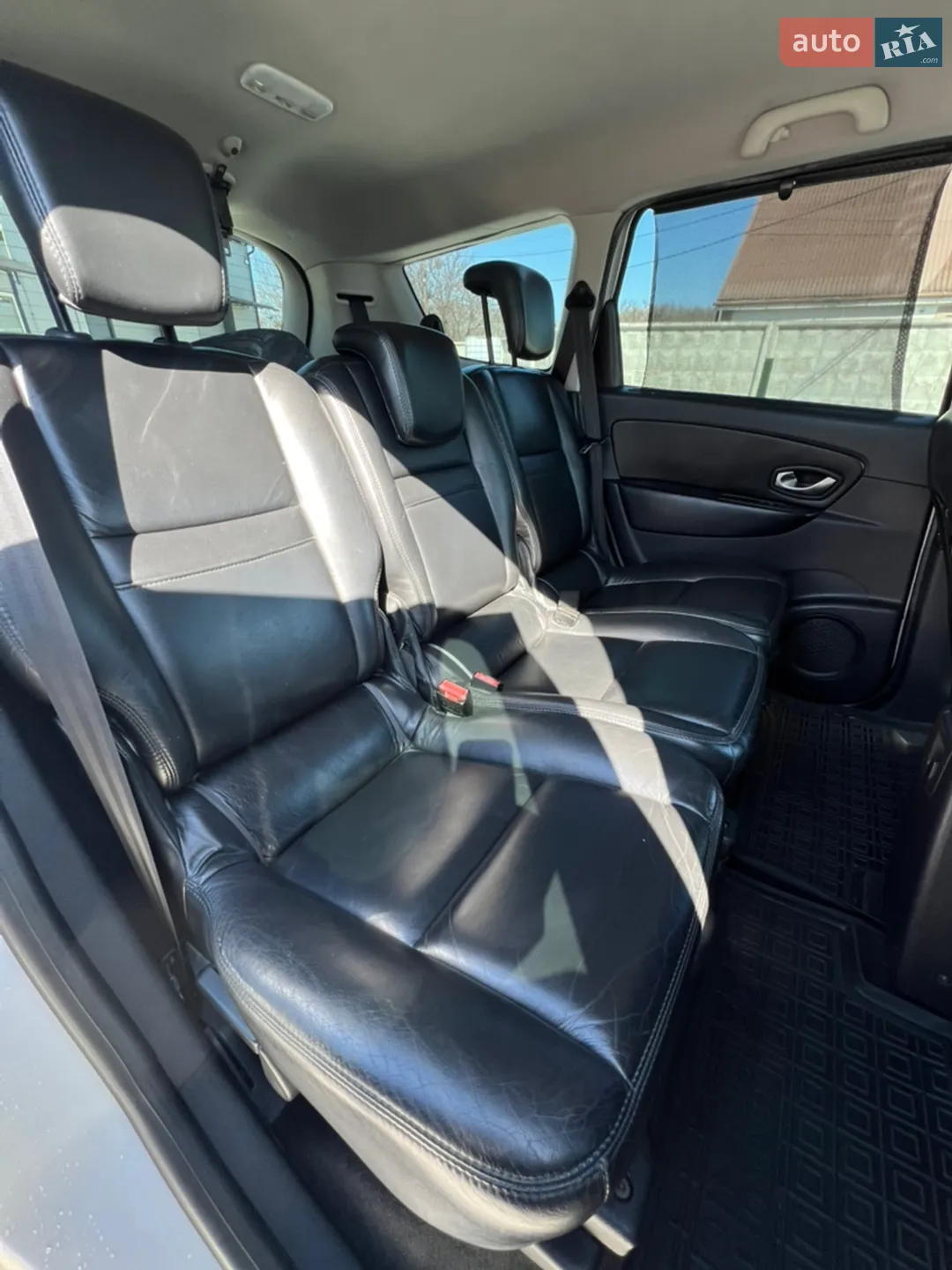 2010 Renault Scenic - мініатюра 26