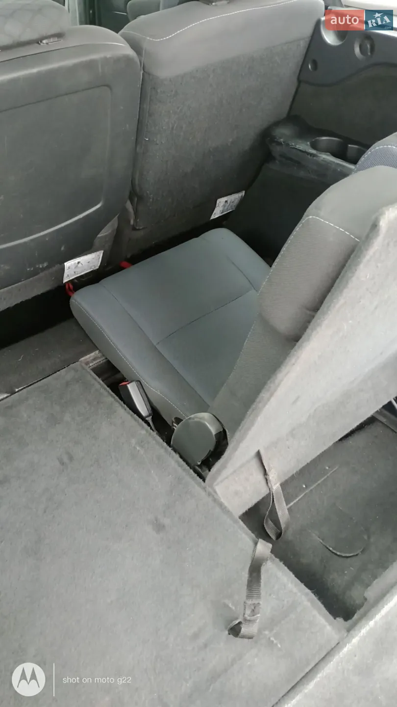 2010 Renault Scenic - мініатюра 17