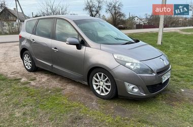 Минивэн Renault Grand Scenic 2011 в Пулинах