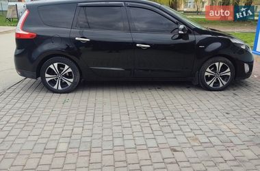 Минивэн Renault Grand Scenic 2011 в Теофиполе