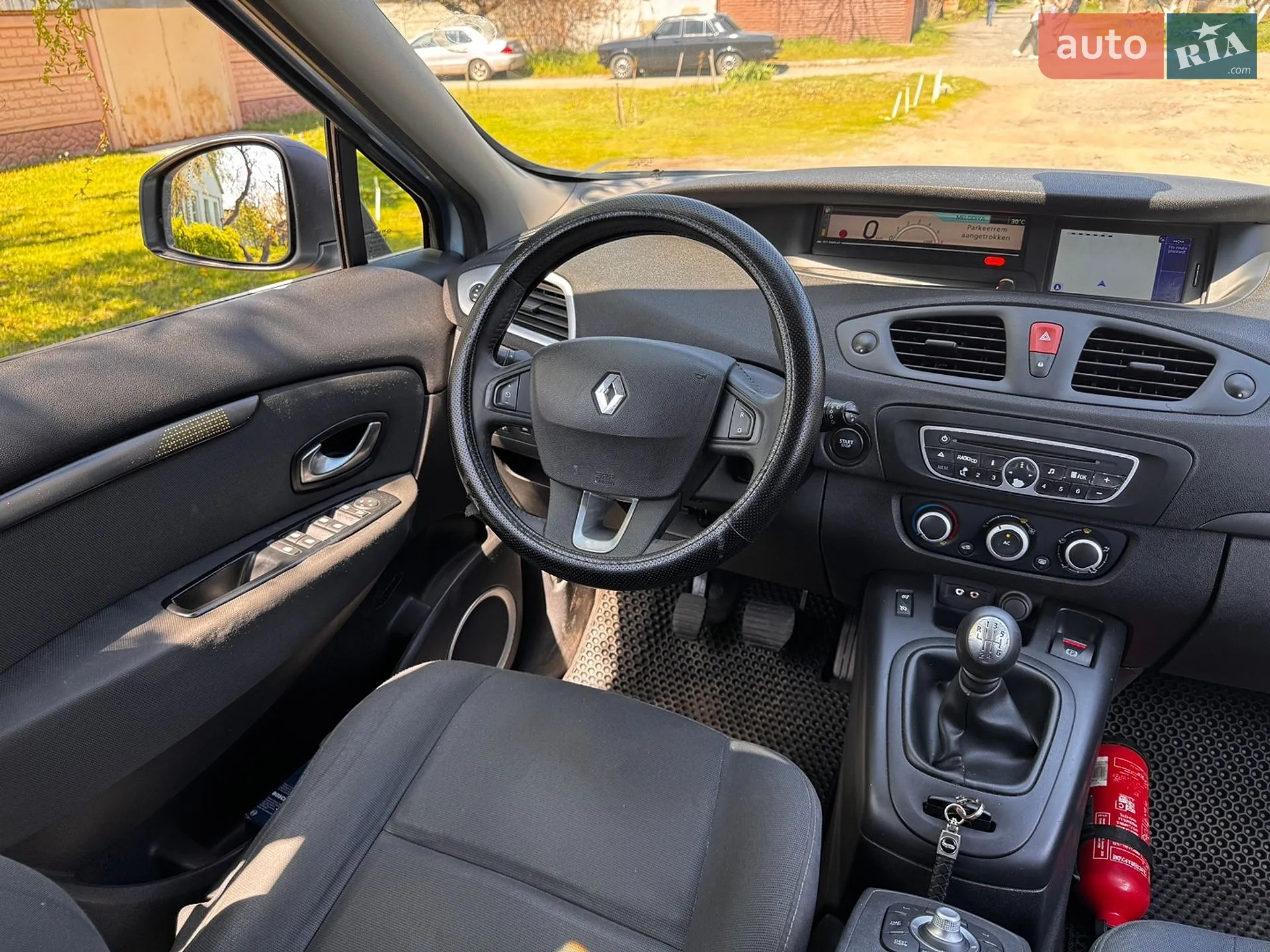 2010 Renault Scenic - мініатюра 16