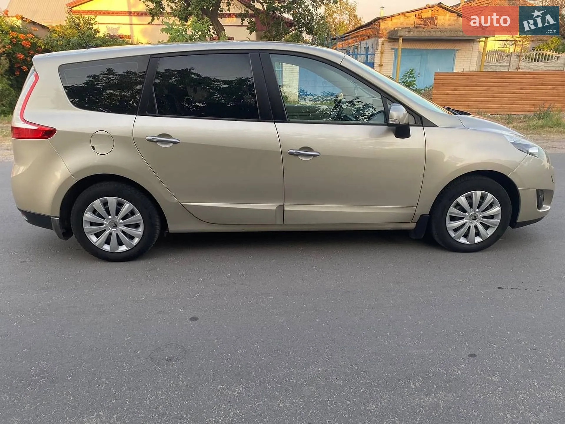 Renault Grand Scenic 2011 VIN VF1JZ09BE44876710 фото оголошення 4 з 14