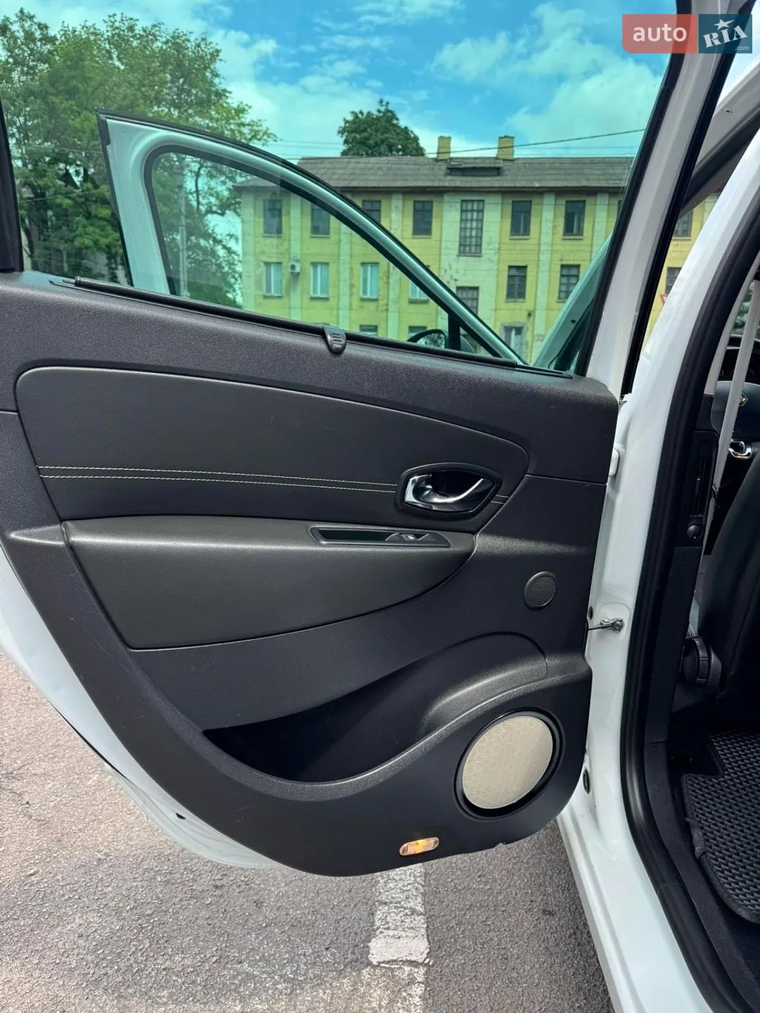 2015 Renault Scenic - мініатюра 9