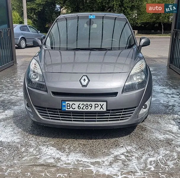 Renault Grand Scenic 2011