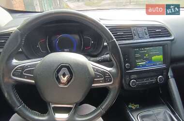 Внедорожник / Кроссовер Renault Kadjar 2015 в 