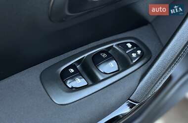 Позашляховик / Кросовер Renault Kadjar 2018 в 