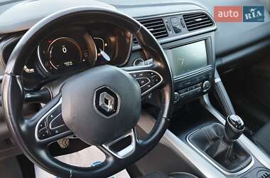 Внедорожник / Кроссовер Renault Kadjar 2015 в 