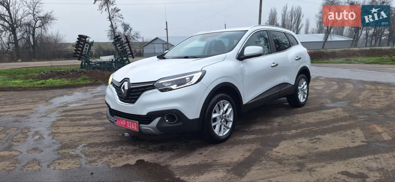 INTENSE! LED!Свіжа тільки заїхала! Гарна комплектація!81kv.110л.с. Надійний дизель К9К! Декоративне підсвічування салону! Адаптивне світло!6-ступка!   Колір Суперовий Практичний і в теж Стильний Білий як Наречена Біла Перла Металік! Машина просто Супер з Малим і Рідним пробігом! Всі скла заводські! Доглянутий Комбінований  салоншкіра +тканина! Дістронік! Старт-Стоп! Партроніки! Асистент-Помічник водія! Датчики світла, дощу ! Асистент тримання полоси з датчиком-лазером щитування дорожніх знаків! Адаптивний Круіз-Контроль! Адаптивне світло! EVA-килимки і Орегінальні текстильні! Стан як візуально, так і технічно добре збереженого авто! На свої роки стан на 5 із 5! 100% розмитнено та сертифіковане і готове для постановки на Український  облік! Без ДТП! Без ушкоджень лакофарбових ! Автомобіль у чудовому технічному стані! AUX,USB,Блютуз, Клімат-Контроль заправлений та працює! Ел. склопідйомники, ел. дзеркала з функцією складання і підігрівом!  Двигун працює як годинник не димить не сопунить заводиться з пів обороту! Коробка працює чітко! По ходовій все в повному порядку! Стан машини взагалі сів і поїхав збита як "кулачок"! Електро дзеркала з підігрівом!  Телефон "Вільні руки" Гарний  акумулятор! Гарна практично нова гума на заводських дисках R17! Гарний Стильний Економний у Гарній комплектації автомобіль! Салон чистий доглянутий не затертий! Про автомобіль писати можна багато але його треба бачити! Стан Збереженого авто! З документами повний порядок! Детальніше під час зустрічі! Торг біля капота!..