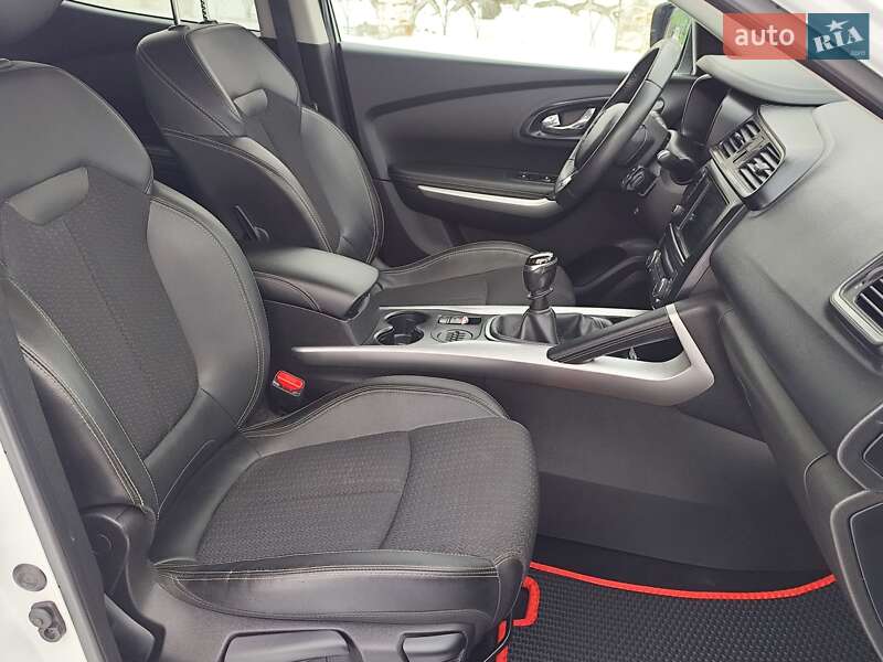 Внедорожник / Кроссовер Renault Kadjar 2016 в Новоархангельске