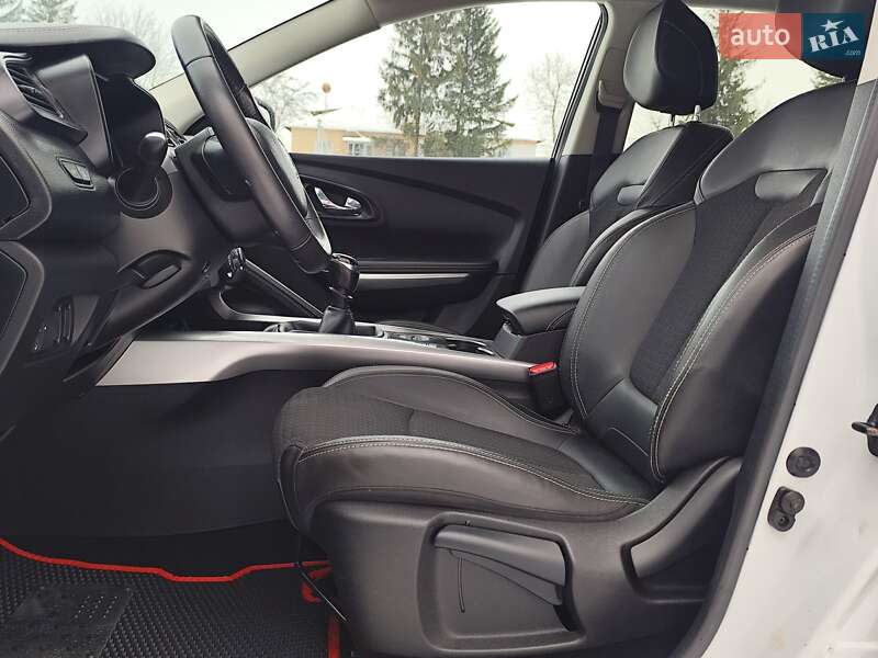 Внедорожник / Кроссовер Renault Kadjar 2016 в Новоархангельске