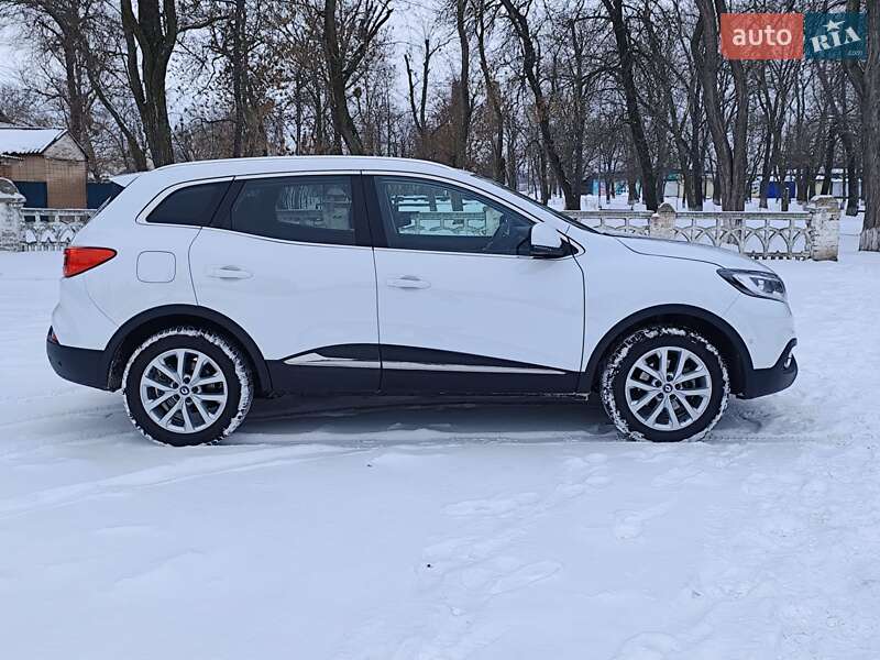 Внедорожник / Кроссовер Renault Kadjar 2016 в Новоархангельске