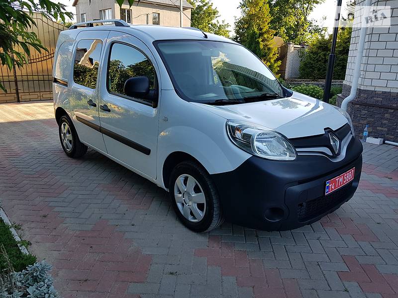 Вантажопасажирський фургон Renault Kangoo 2015 в 