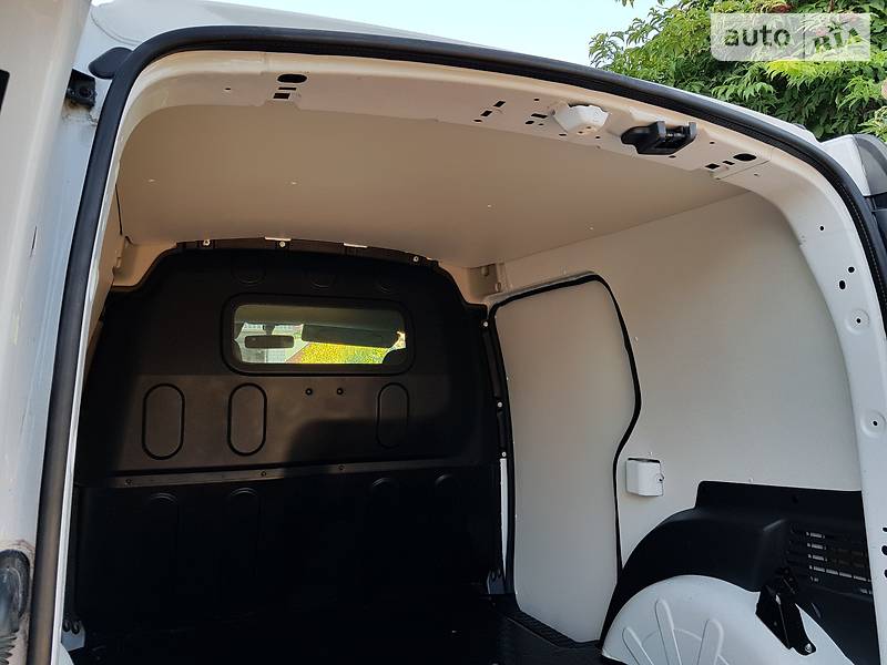 Вантажопасажирський фургон Renault Kangoo 2015 в Одесі