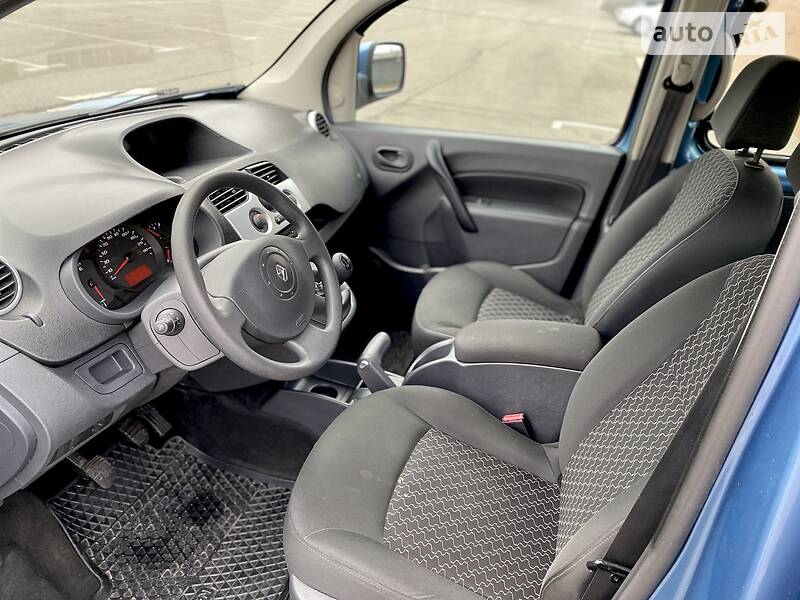 Грузопассажирский фургон Renault Kangoo 2011 в Киеве