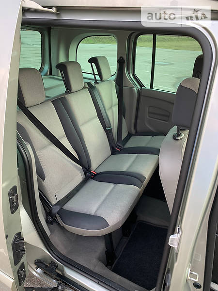 Вантажопасажирський фургон Renault Kangoo 2010 в Луцьку фото 20 Вантажопасажирський фургон Renault Kangoo 2010 в Луцьку