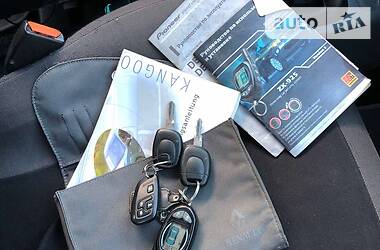Вантажопасажирський фургон Renault Kangoo 2001 в 