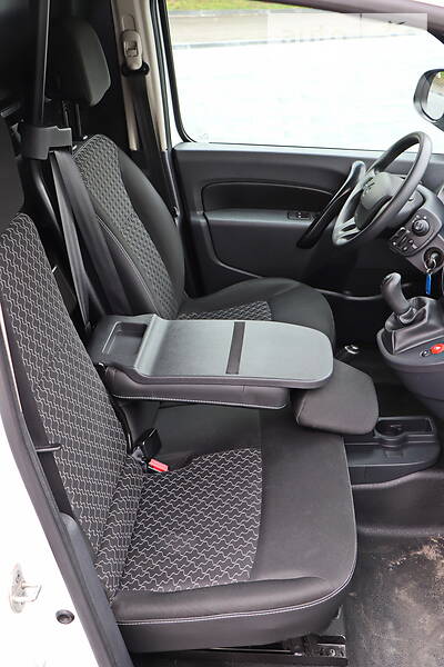 Вантажопасажирський фургон Renault Kangoo 2016 в Кременчуці