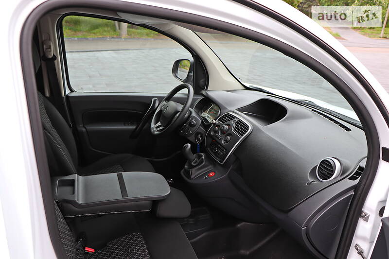 Вантажопасажирський фургон Renault Kangoo 2016 в Кременчуці