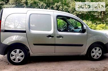 Вантажопасажирський фургон Renault Kangoo 2015 в Житомирі