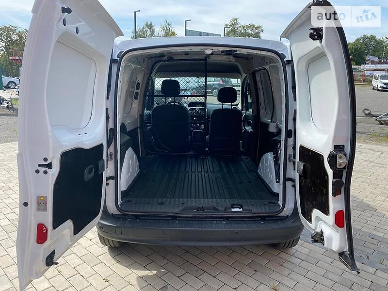 Вантажопасажирський фургон Renault Kangoo 2016 в Луцьку