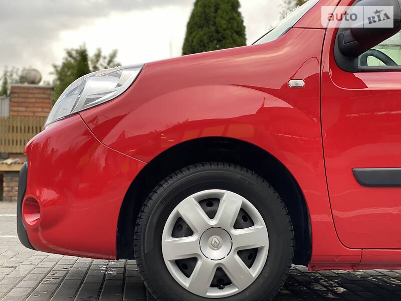 Вантажопасажирський фургон Renault Kangoo 2015 в Луцьку