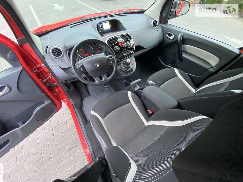 Вантажопасажирський фургон Renault Kangoo 2015 в Луцьку