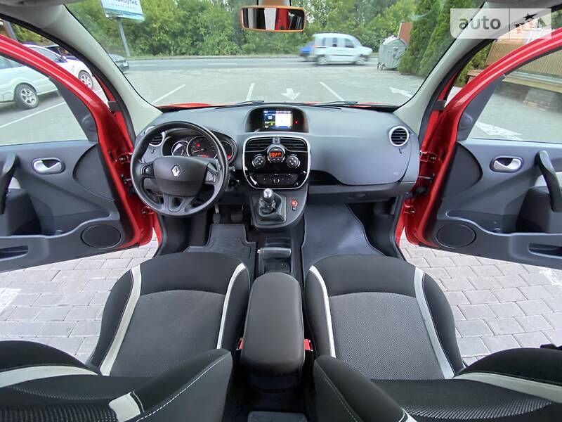 Вантажопасажирський фургон Renault Kangoo 2015 в Луцьку