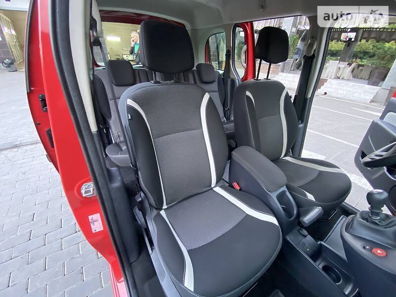 Вантажопасажирський фургон Renault Kangoo 2015 в Луцьку