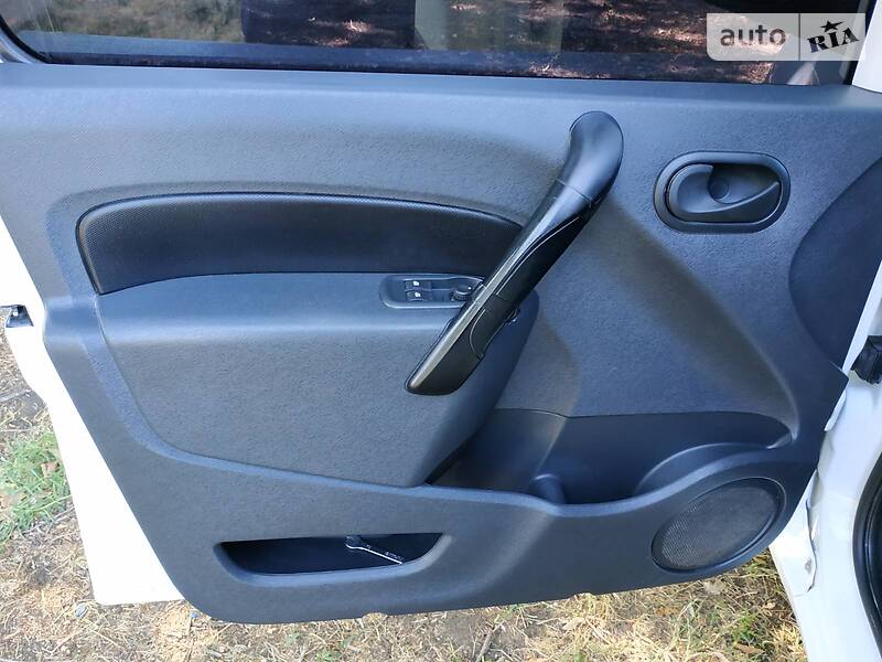 Вантажопасажирський фургон Renault Kangoo 2011 в Миколаєві