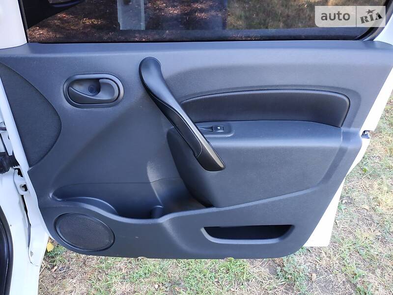 Вантажопасажирський фургон Renault Kangoo 2011 в Миколаєві