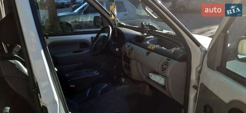 Минивэн Renault Kangoo 2003 в Славянске