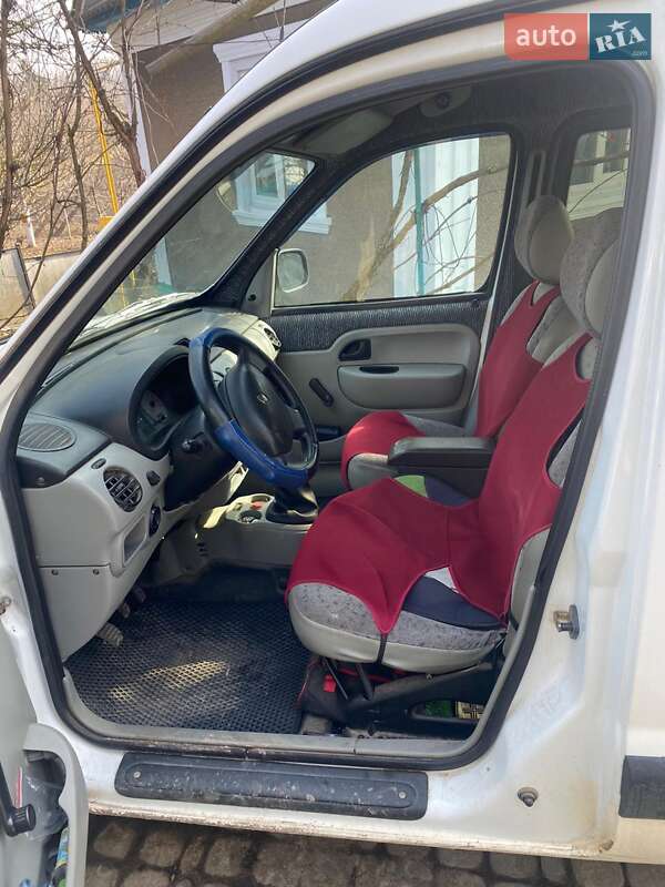 Минивэн Renault Kangoo 2004 в Кельменцах