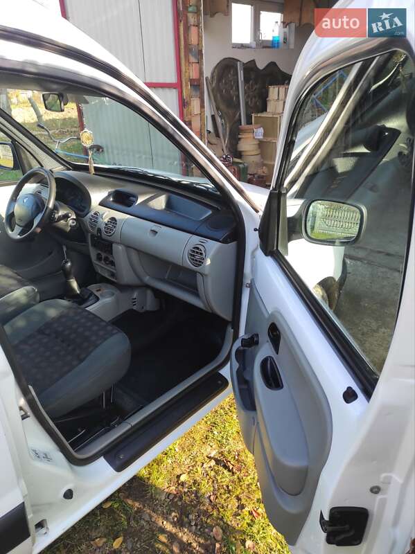 Минивэн Renault Kangoo 2006 в Вижнице