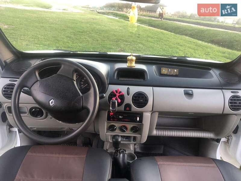 Минивэн Renault Kangoo 2004 в Ровно