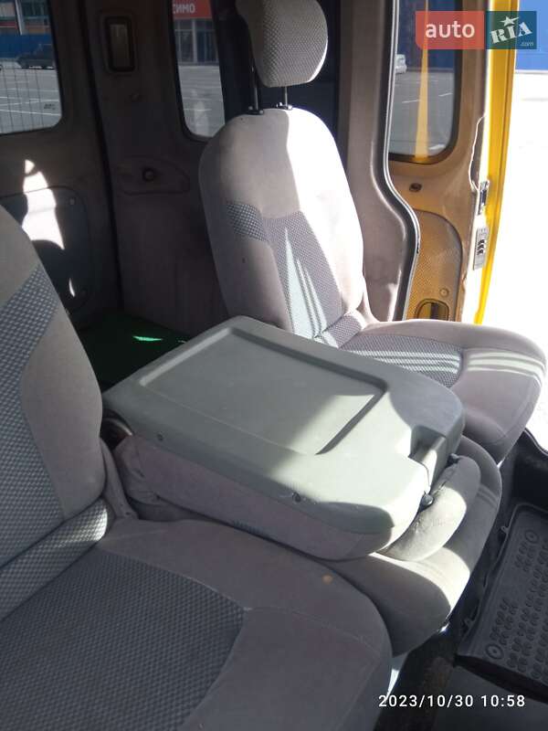 Минивэн Renault Kangoo 2003 в Каменец-Подольском