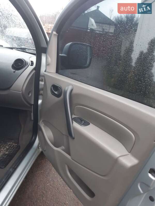 Минивэн Renault Kangoo 2011 в Александрие