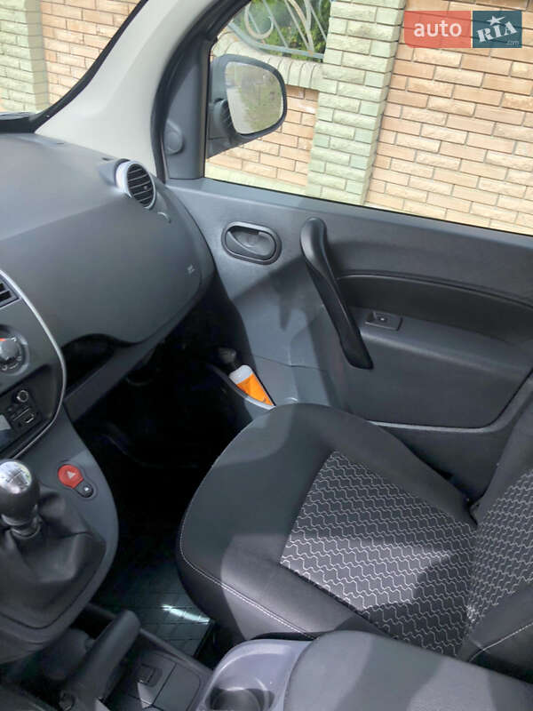 Мінівен Renault Kangoo 2014 в Чернівцях
