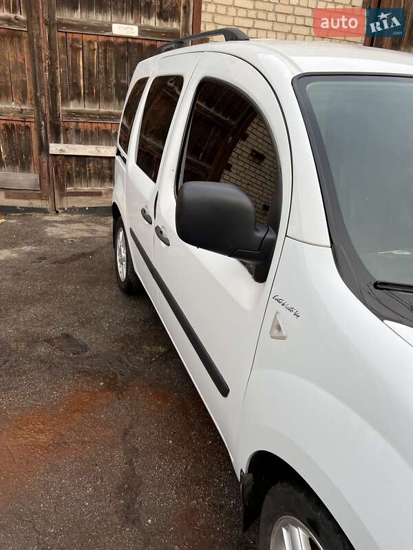 Минивэн Renault Kangoo 2011 в Желтых Водах