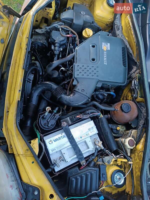 Минивэн Renault Kangoo 2002 в 