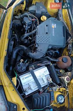Минивэн Renault Kangoo 2002 в 
