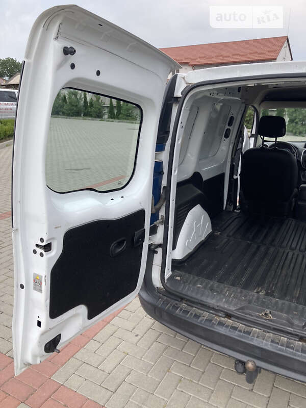 Вантажний фургон Renault Kangoo 2015 в Золочеві