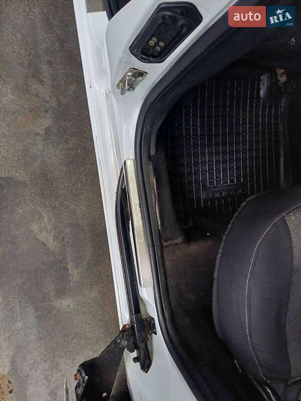 Минивэн Renault Kangoo 2011 в Кривом Роге