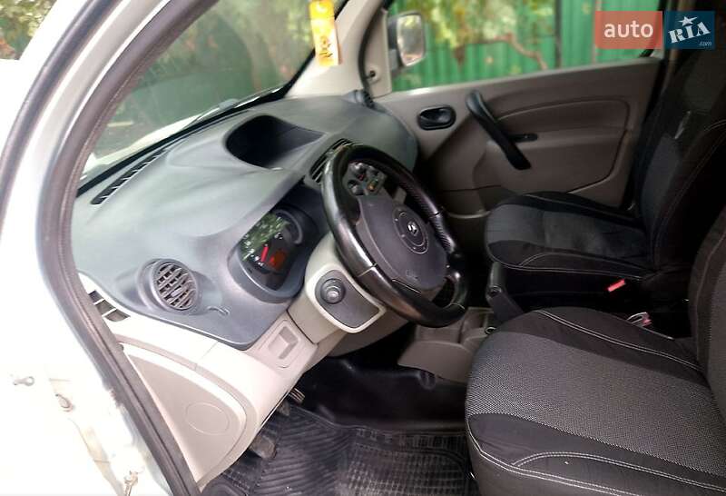 Минивэн Renault Kangoo 2010 в Измаиле