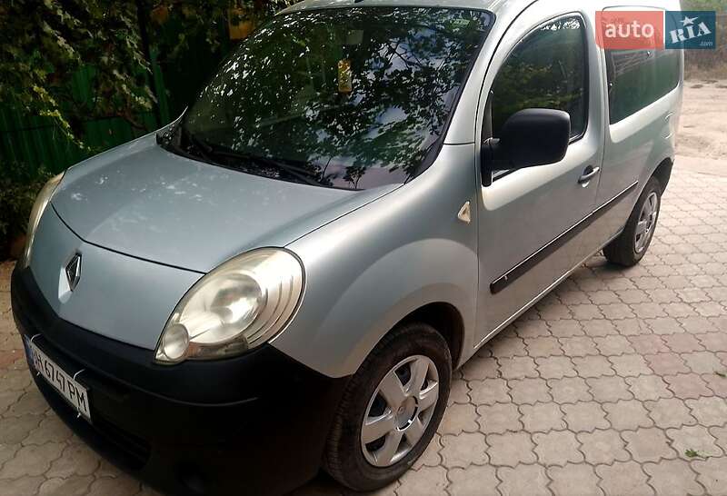 Минивэн Renault Kangoo 2010 в Измаиле