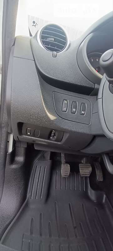 Вантажний фургон Renault Kangoo 2017 в Києві фото 6 Вантажний фургон Renault Kangoo 2017 в Києві