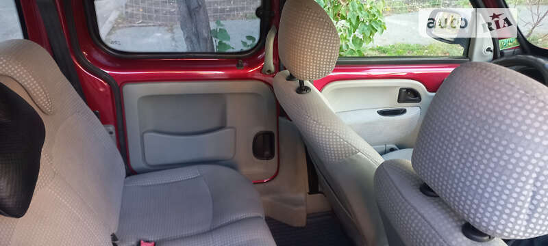 Минивэн Renault Kangoo 2005 в Киеве