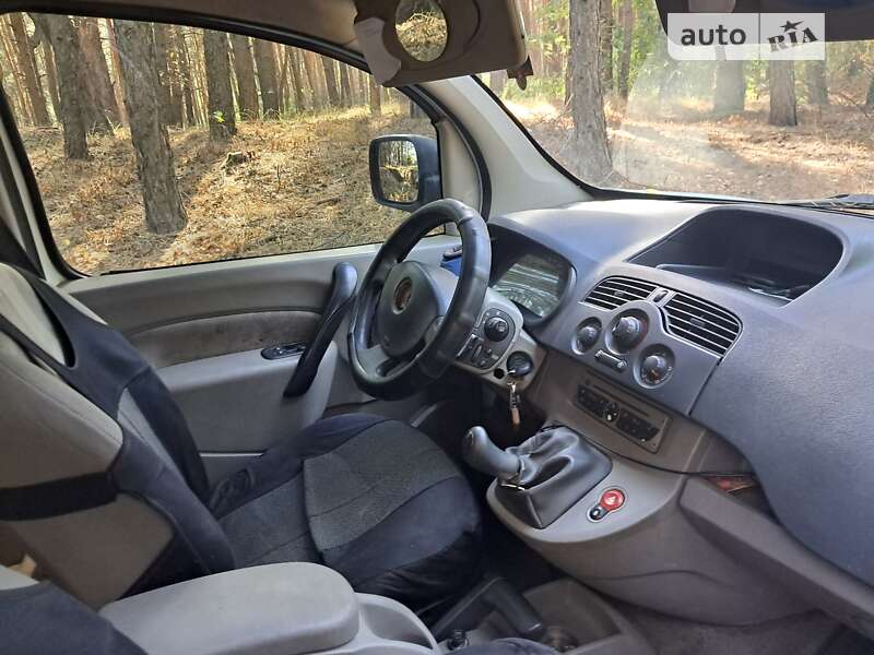 Мінівен Renault Kangoo 2010 в Дніпрі